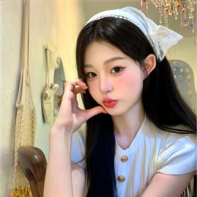 穿蓝衣的男孩